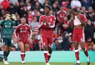 أنفيلد يفقد هوبته: ليفربول يستقبل هدفين أوروبيين بعد ثلاثية سيتي في أزمة تتصاعد