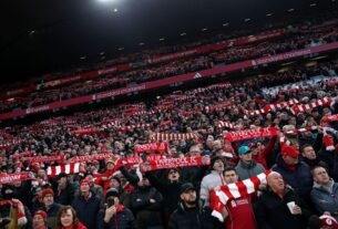 أنفيلد تحت الأضواء: ليفربول بلا هزيمة يستقبل سيتي الكامل في قمة الأحد